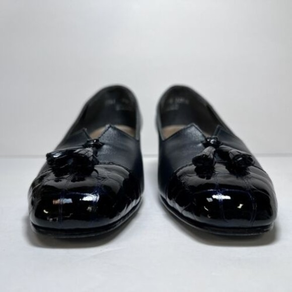 Vintage California Magdesians Women Navy Leather Tassel Shoes 6.5W USA Made - Picture 2 of 15